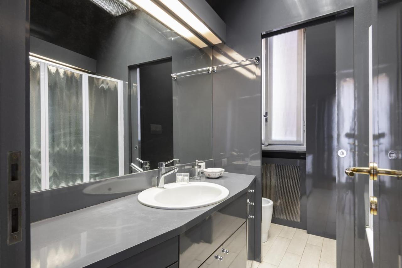 Apartment Easylife - Elegante Dimora A Due Passi Dal Duomo Milan